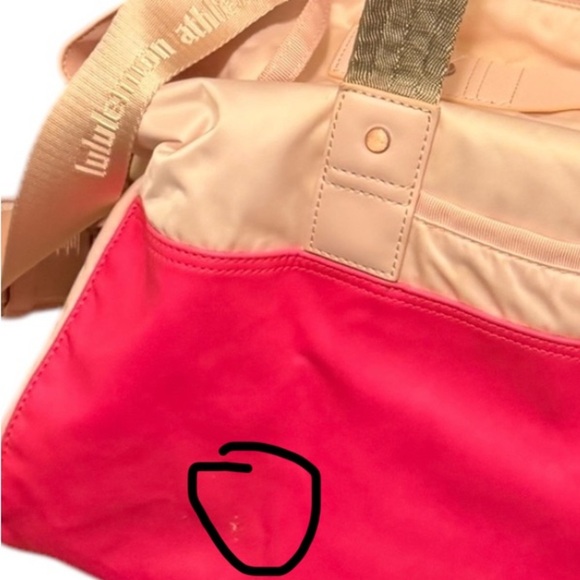 Lululemon Yoga On The Run Duffel. - Picture 15 of 16